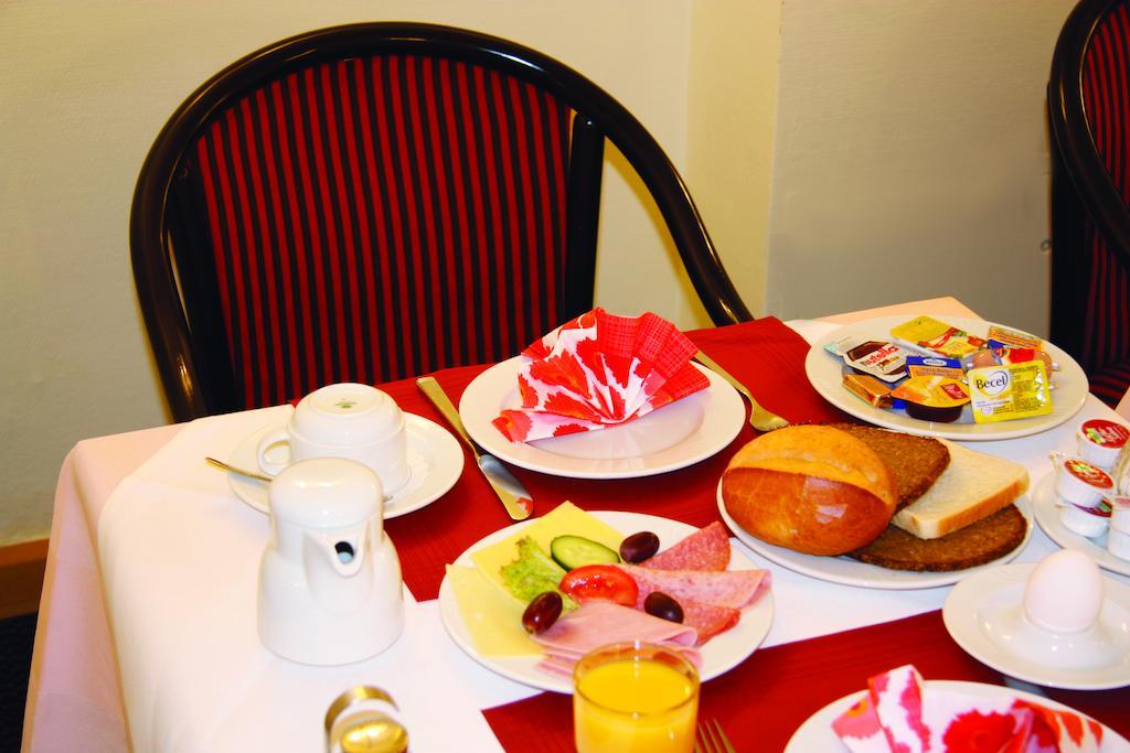 Ina Hotel Royal Кьолн Екстериор снимка